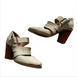 Jeffrey Campbell Bethany beige strappy cutout block heel sandals size 7